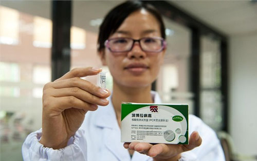 中国向非洲发运抗埃博拉药物