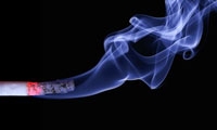 22年中国人群随访揭示：吸烟可使胃癌死亡风险翻倍，长期吃大蒜可起到预防作用