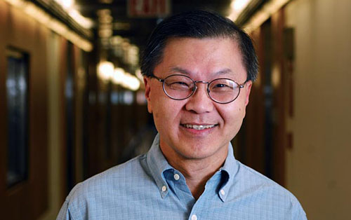 Science:著名华裔科学家何大一宣布艾滋病重大