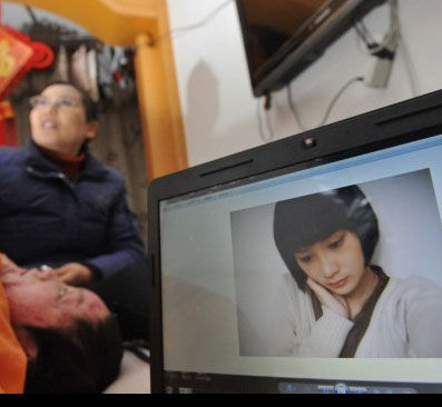 合肥拒爱被毁容少女：周岩