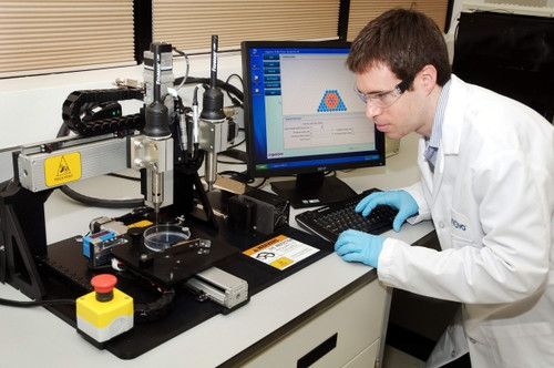 科学家正根据病人的细胞样本采用专用3D打印机制作人体器官组织