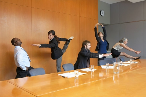 中国拟将鼠标手颈椎病等白领高发疾病纳入职业病