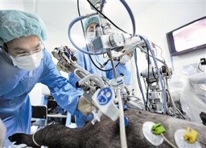 国内研制机器“病人” 让实习医生游刃有余