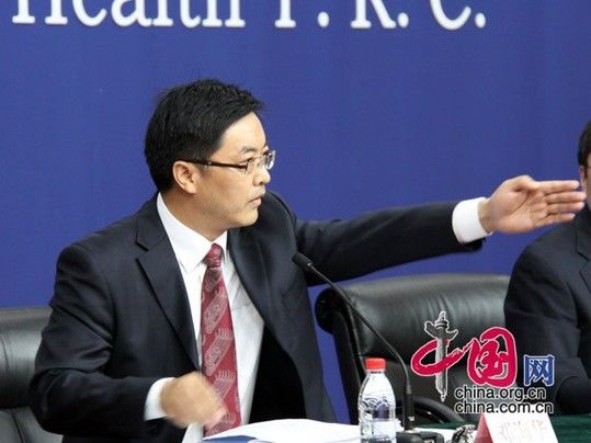 卫生部办公厅副主任、新闻发言人邓海华