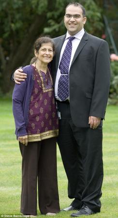 英国医生“曲线救母” 给他人捐肾或为全球首例