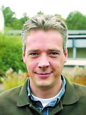 领导人造H5N1禽流感变种病毒研究的病毒学家罗恩·傅希耶，他来自于荷兰伊拉兹马斯医学中心。