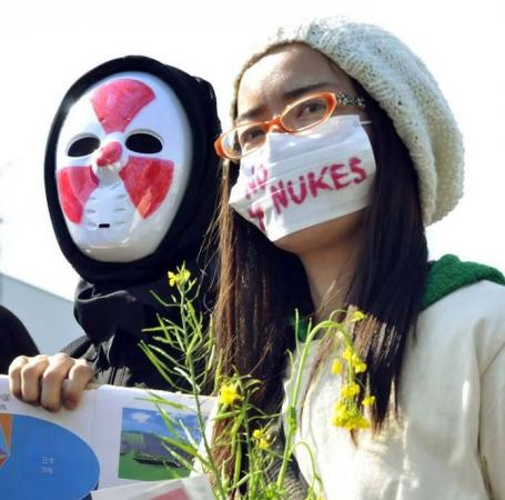 日本民众抗议要求可再生能源替代核能
